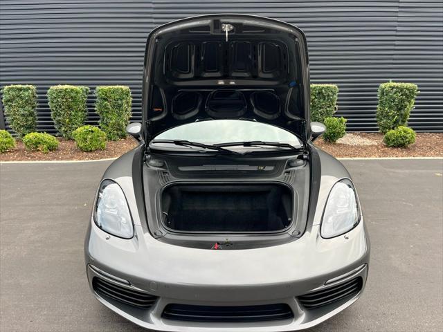 2022 porsche 718 boxster t