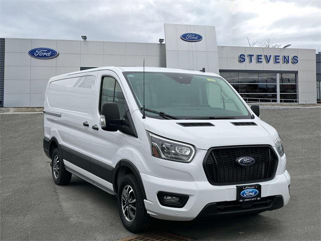 2023 ford transit-150 base
