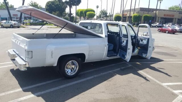 1984 gmc sierra 4 door crew cab dually