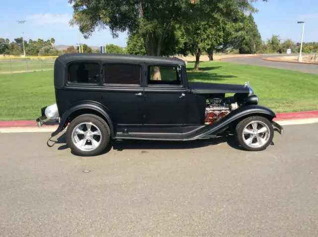 1932 plymouth pb 4 door sedan chevy motor turbo 400 ford rear end boyds wheels