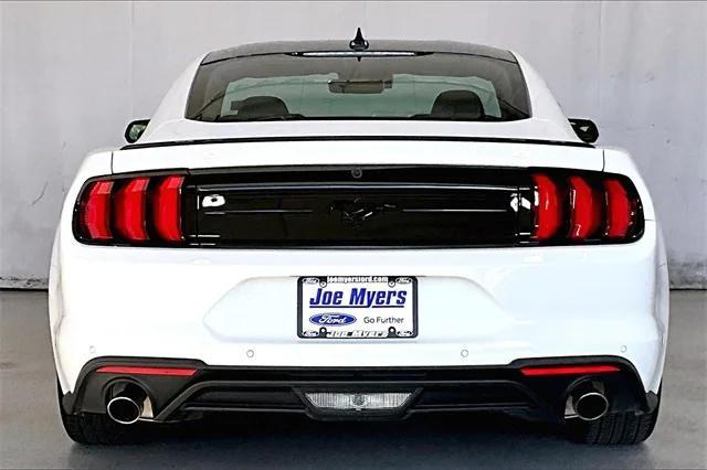 2022 ford mustang ecoboost premium