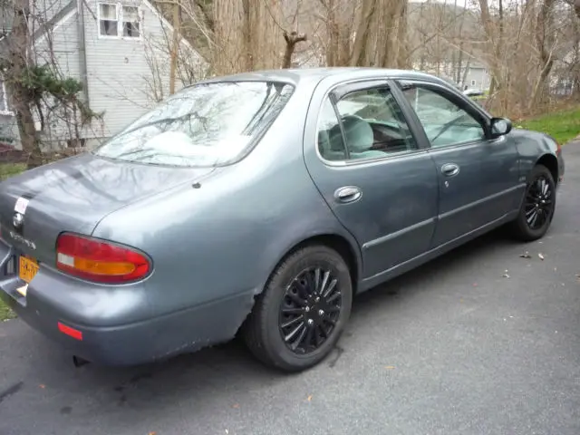 altima gxe 1993 4 speed automatic sedan just 113k miles