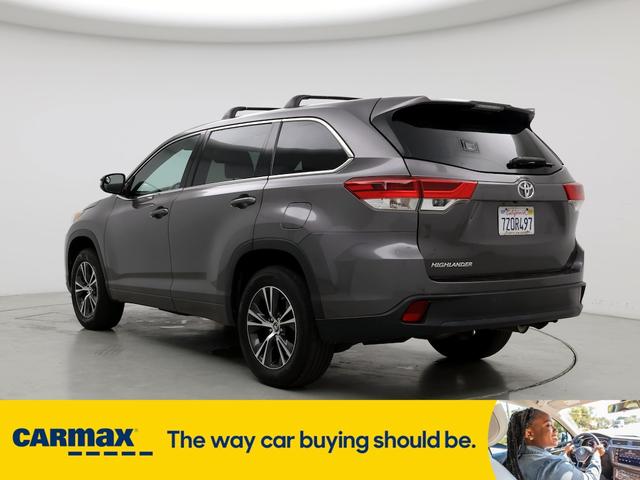 2017 toyota highlander le