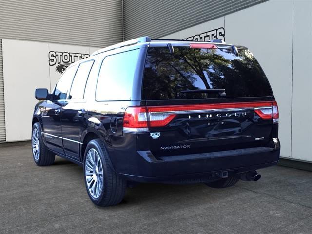 2015 lincoln navigator base