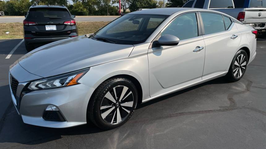 2022 nissan altima 2.5 sv