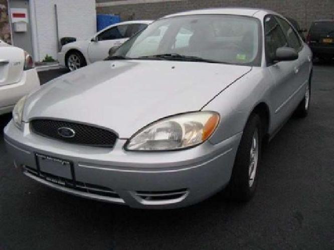 2005 ford taurus se in amityville, ny