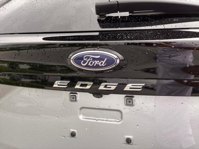 2021 ford edge se