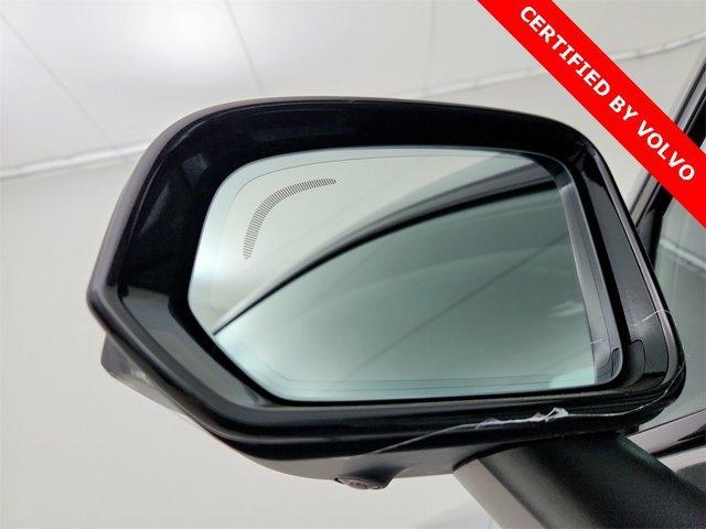 2024 volvo s60 b5 plus dark theme