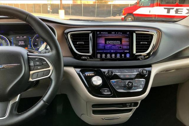 2017 chrysler pacifica touring-l