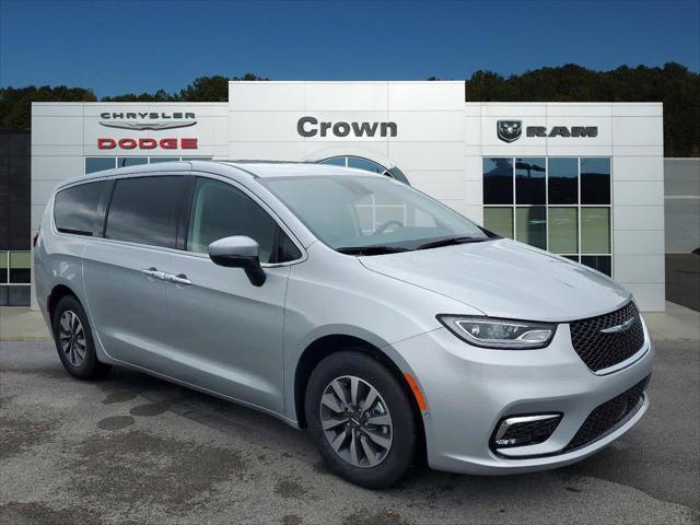 2023 chrysler pacifica hybrid touring l