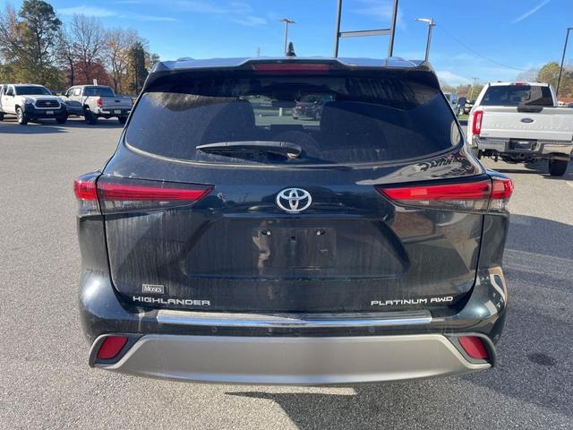 2022 toyota highlander platinum