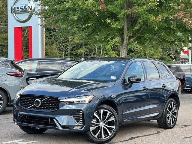 2024 volvo xc60 b5 plus dark theme