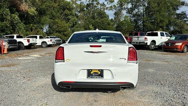 2022 chrysler 300 s