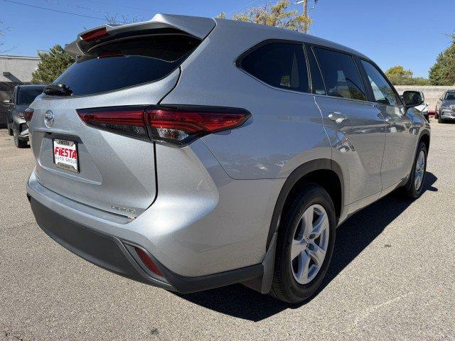 2023 toyota highlander le