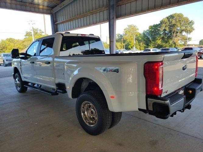new 2024 ford super duty f-350 drw xl drw