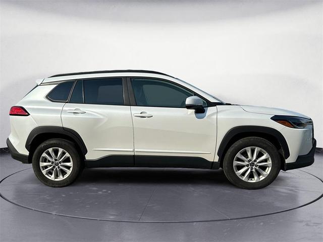 2022 toyota corolla cross le