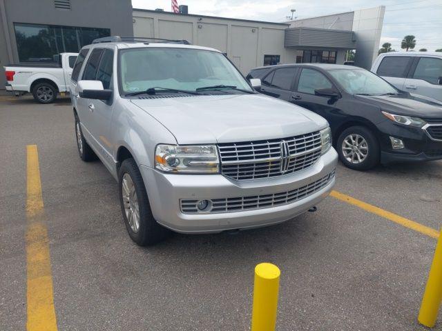 2013 lincoln navigator base