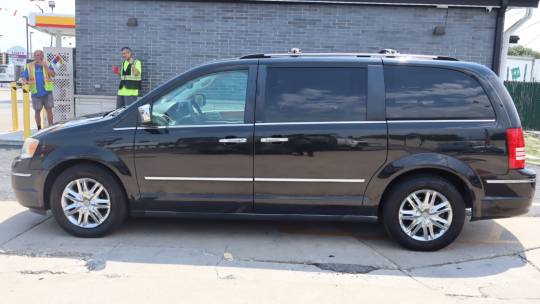 2010 Chrysler Town & Country