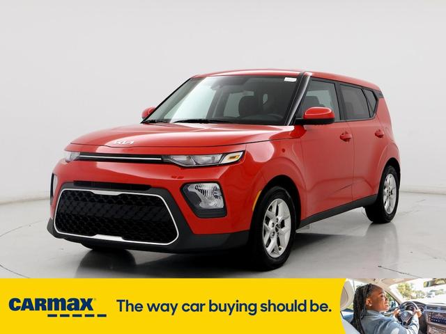 2022 kia soul lx