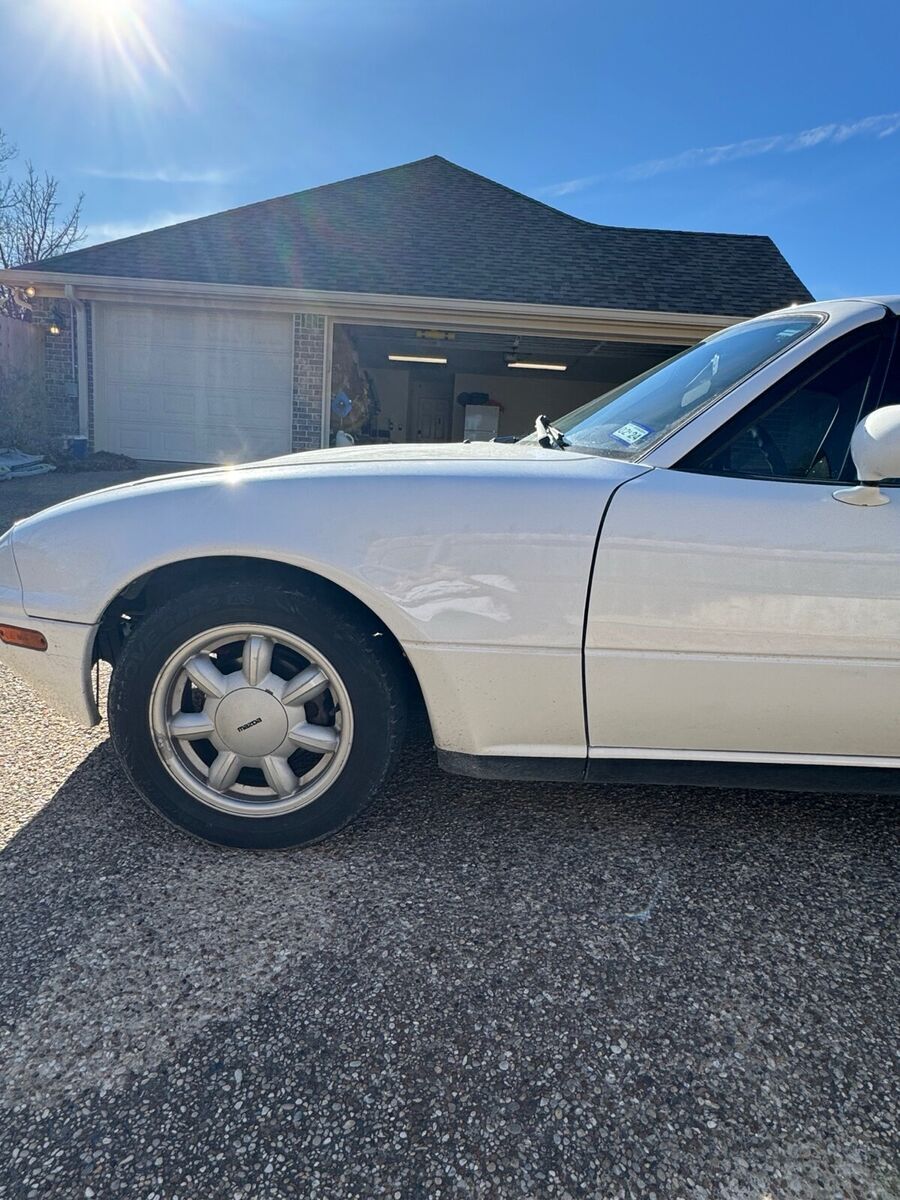 1991 mazda mx-5 miata white rwd manual base