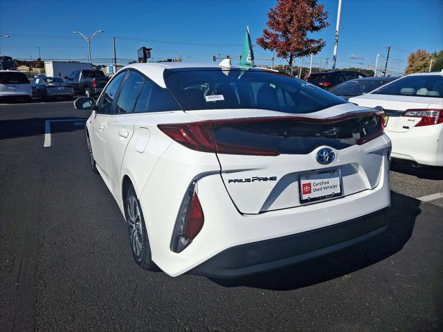 2021 toyota prius prime le