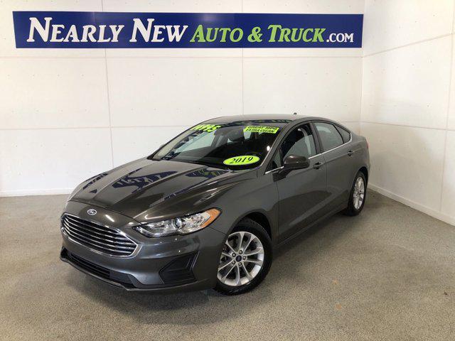 2019 ford fusion se