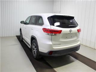 2017 Toyota Highlander le