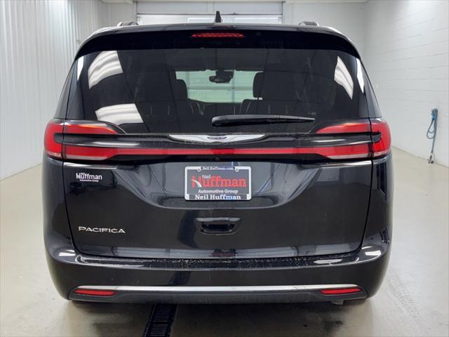 2022 chrysler pacifica touring l