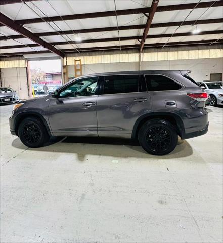 2016 toyota highlander le