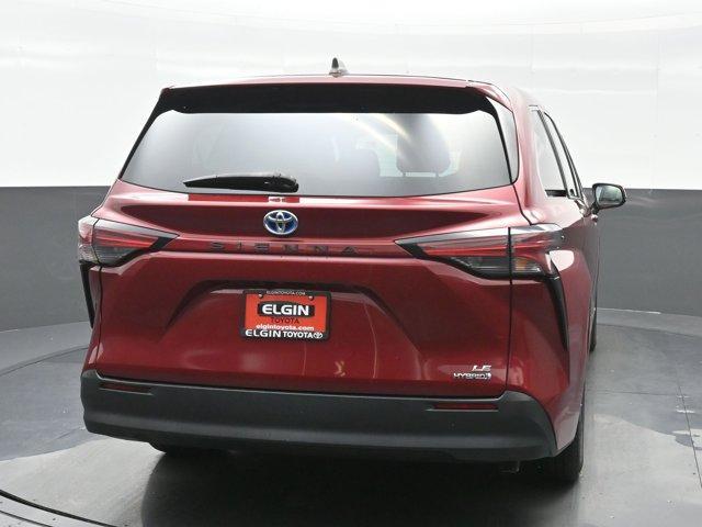 2021 toyota sienna le
