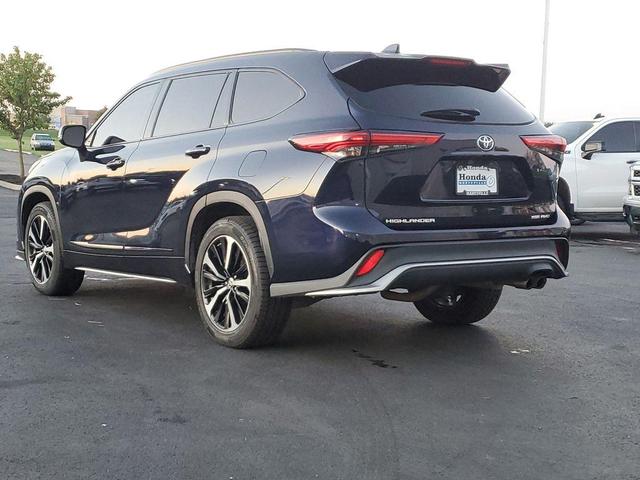 2021 toyota highlander xse
