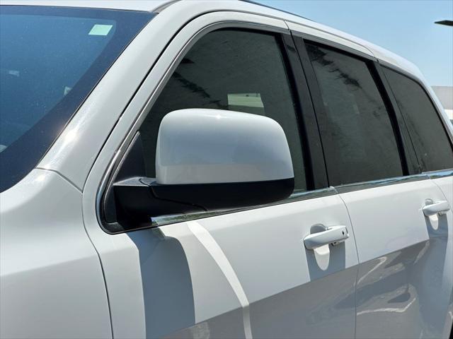 2022 jeep grand cherokee laredo