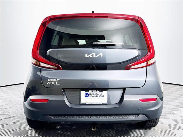2022 kia soul lx
