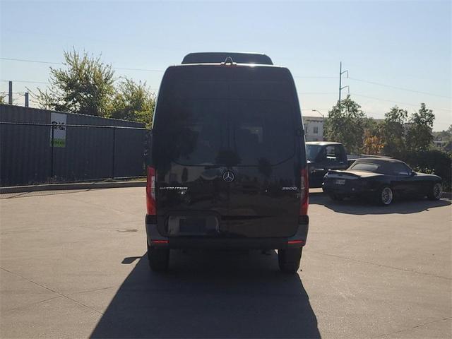 2022 mercedes-benz sprinter 2500 144 wb standard roof passenger