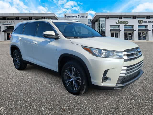 2019 toyota highlander le