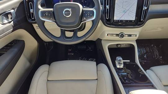 2024 Volvo XC40