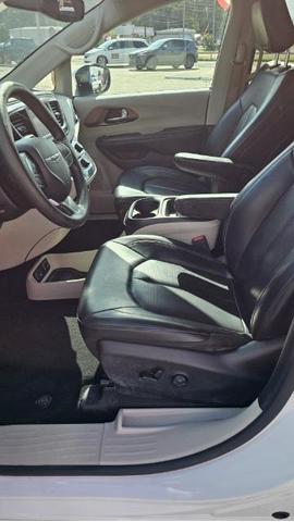 2021 chrysler voyager lxi