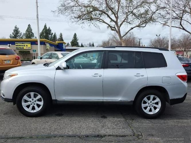 2013 toyota highlander plus sport utility 4d in roseville, california