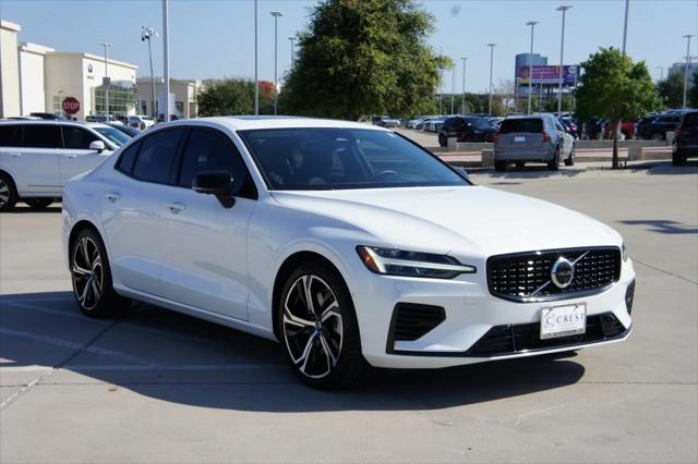 2023 volvo s60 recharge plug-in hybrid t8 plus dark theme