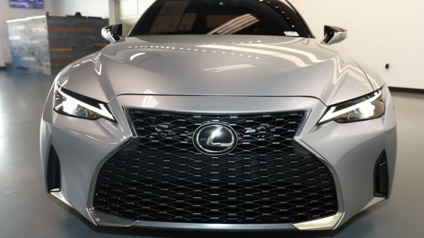 2022 lexus is 300 base
