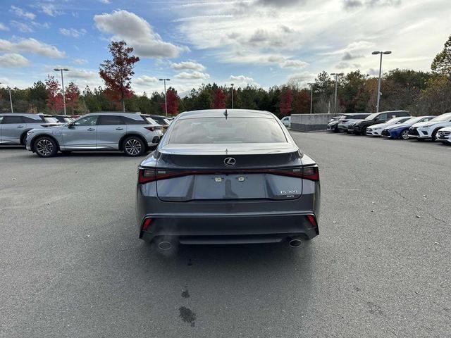 2021 lexus is 300 base