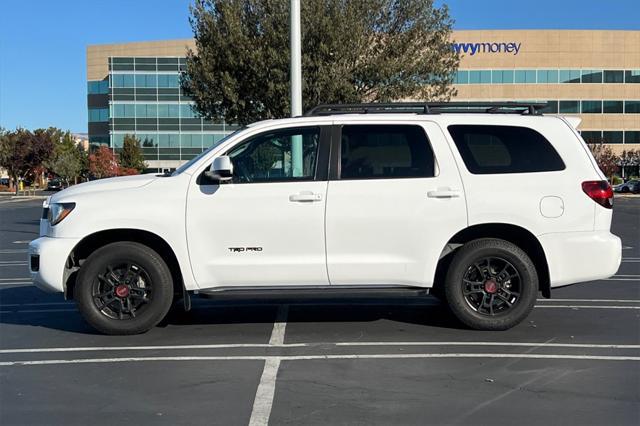 2020 toyota sequoia base