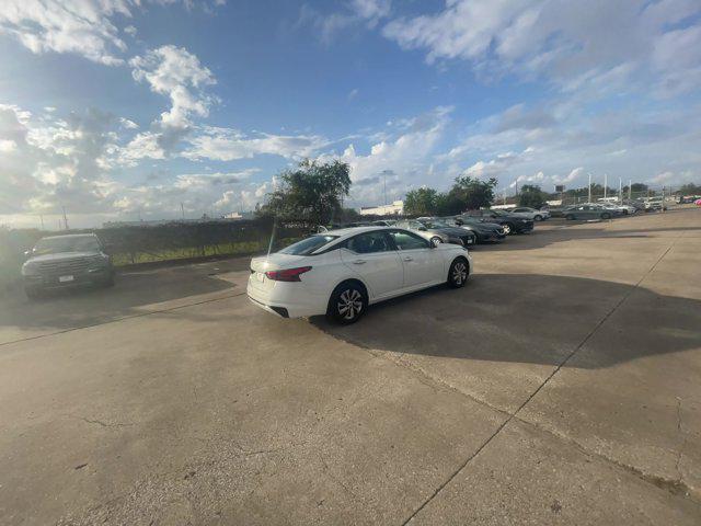 2023 nissan altima s fwd