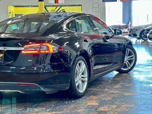 2013 tesla model s in chicago, illinois