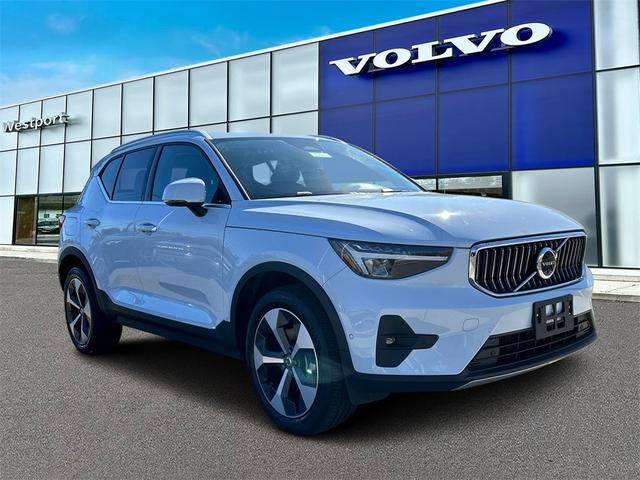 2024 volvo xc40 b5 plus bright