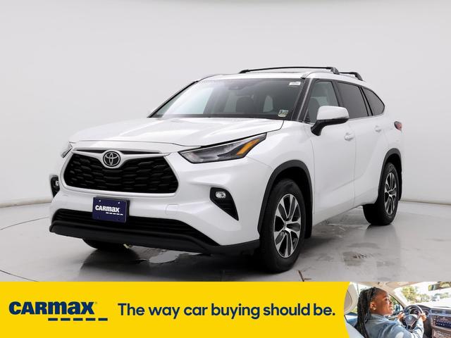 2022 toyota highlander xle