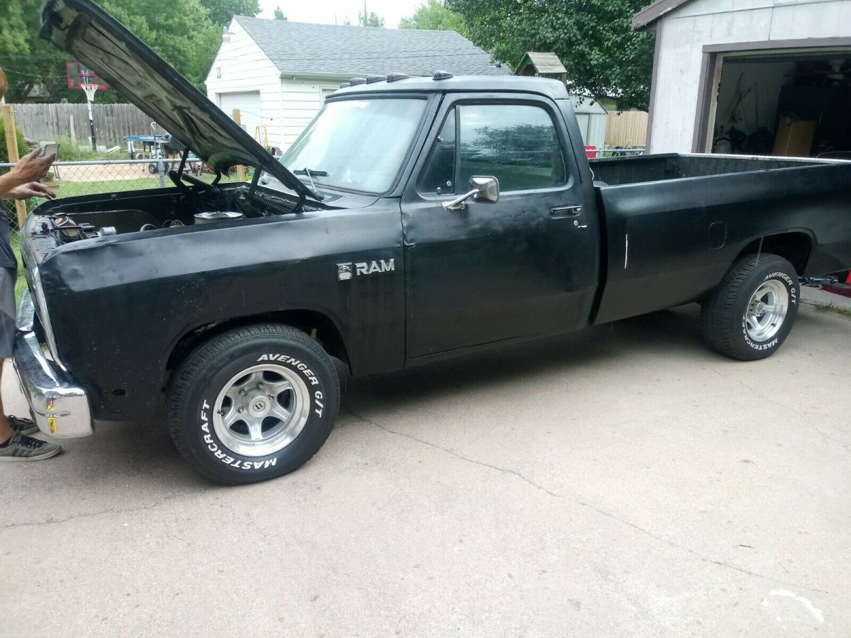 1987 dodge ram d150 w/ 318 engine - 727 transmission - edlebrock - holley