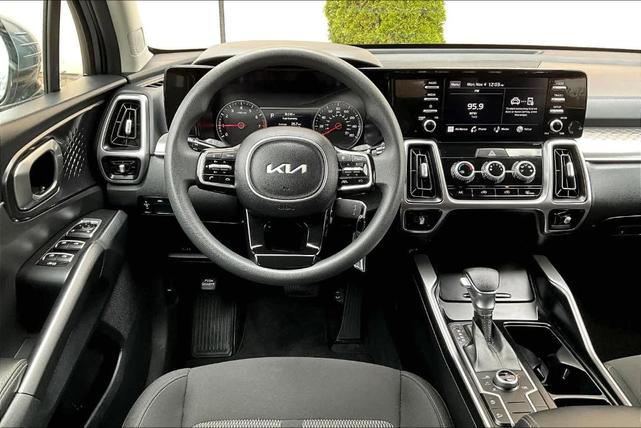 2023 kia sorento lx