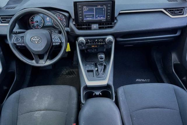 2021 toyota rav4 le