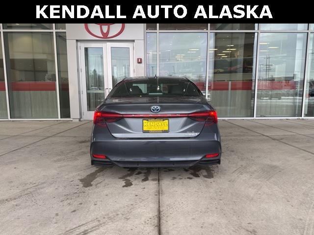 2022 toyota avalon hybrid xle plus
